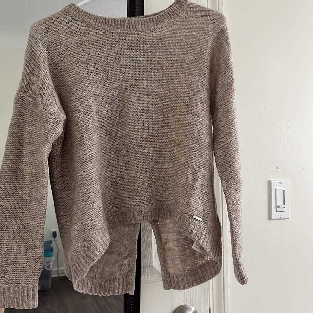 Abercrombie split-back sweater (oatmeal)